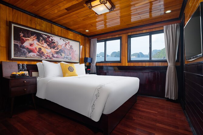 1 night Halong Bay Cruise-Titov Island,Surprise Cave,kayak,meals - Luon Cave by kayak or rowing boat