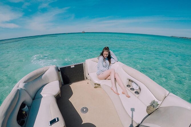 12 passenger Crab Island pontoon boat rental - Key points before you book