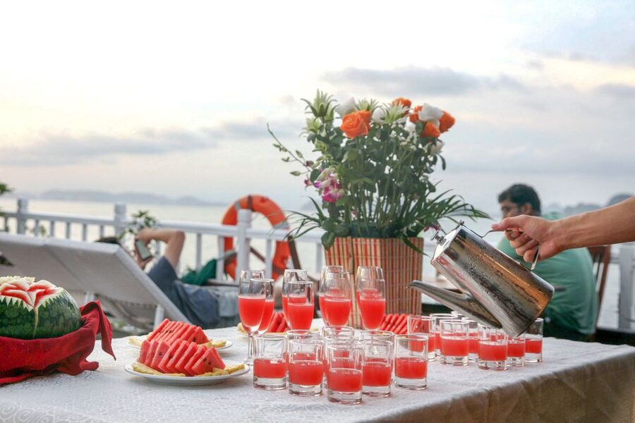 2-Day Royal Palace Ha Long Bay & Ti Top Island Cruise - Guides, service, and the small details that matter