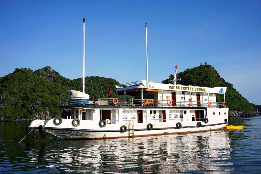 2-Day Traditional Cruise to Lan Ha Bay & Cat Ba Island - Swimming, snorkeling, and a quiet bay at sunset