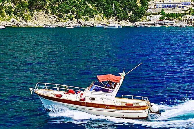 3-hour private boat tour of the island of Capri - Green Grotto: the best chance to get in the water