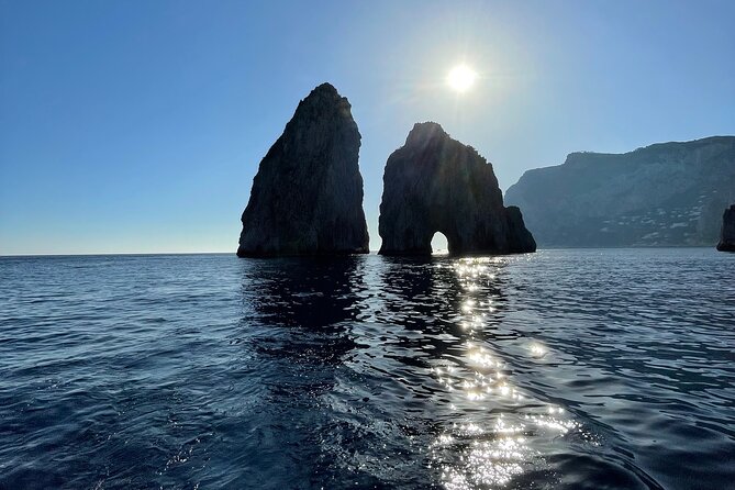 3 hour private boat tour on the island of Capri - Why Capri makes more sense from the sea
