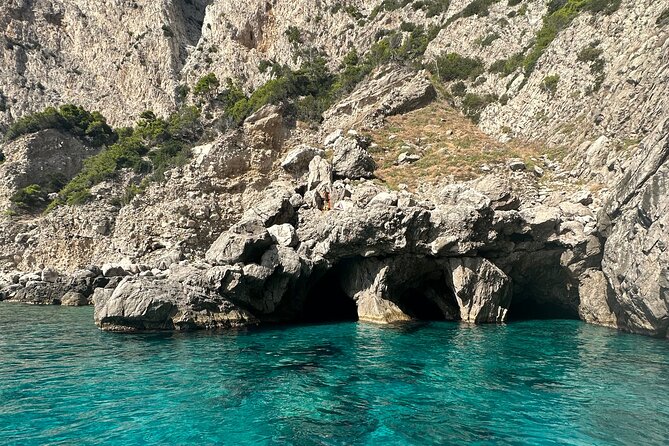 3 hour private boat tour on the island of Capri - Villa Malaparte from the water