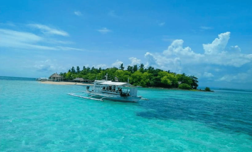 3 Islands Hopping at Gilutungan, Caohagan, Nalusuan + Lunch - Gilutungan: your best chance for reef views