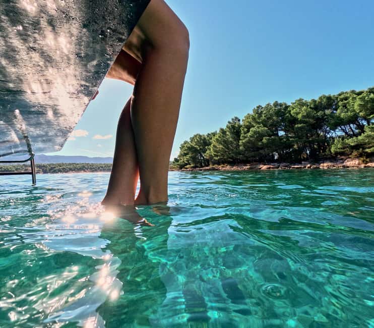 3 Islands Speedboat Tour: Golden Horn, Blue Lagoon & Jelsa - Zečevo Island and the value of a second quiet swim