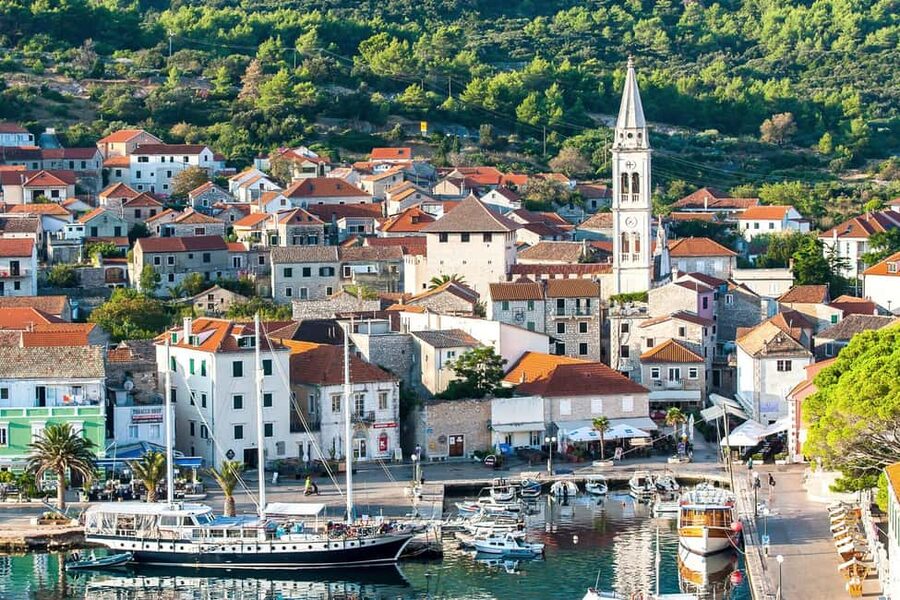 3 Islands Speedboat Tour: Golden Horn, Blue Lagoon & Jelsa - What $94 gets you