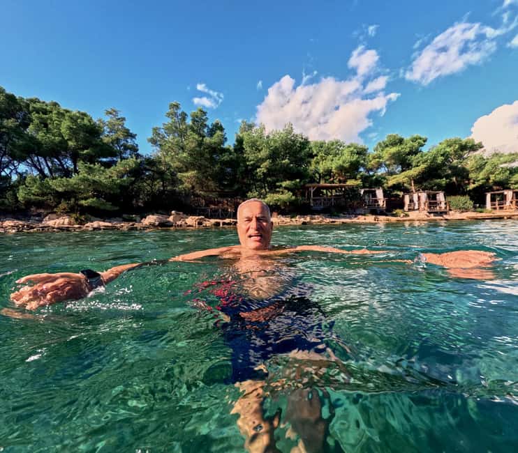 3 Islands Speedboat Tour: Golden Horn, Blue Lagoon & Jelsa - Guides, safety, and weather