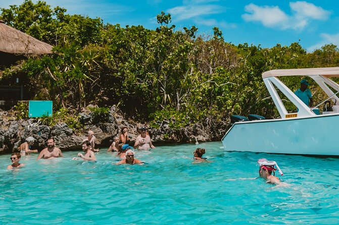 5 Islands Speedboat Cruise incl. Snorkeling in Blue Bay + Lunch at Ile aux Cerfs - Forty-five minutes at Ile aux Cerfs