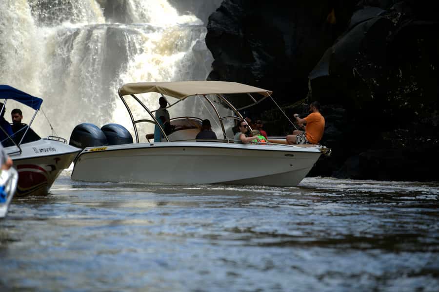5 Islands Speedboat Cruise, Snorkeling + Lunch & Open Bar - Ile aux Cerfs, the easygoing beach stop