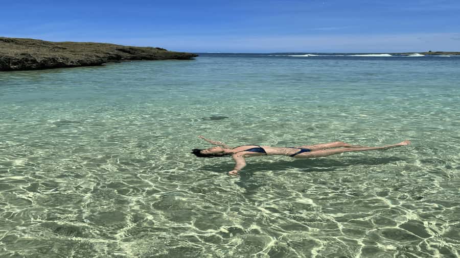 5 Islands Speedboat w/Snorkeling Sea Turtle + Lunch & Drinks - Beach lunch at Ile aux Cerfs