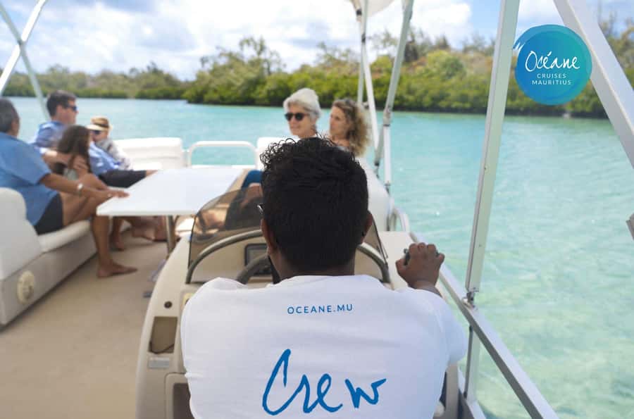 5 Islands Tour: New OCÉANE Private Pontoon Boat cruise - Ile aux Aigrettes and the flexible route