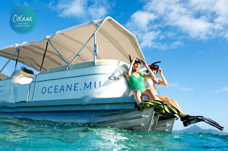 5 Islands Tour: New OCÉANE Private Pontoon Boat cruise - Trou d’Eau Douce and the ride back