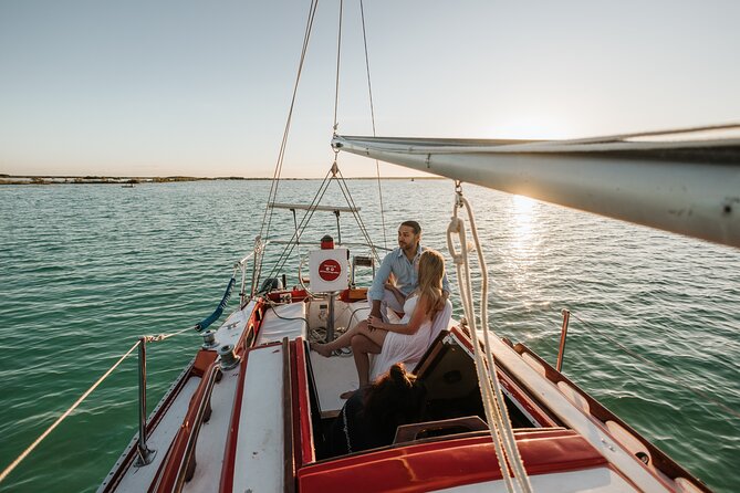 6hrs of Sailing in Bacalar Lagoon: discover Cenotes, Islands and Stromatolites. - Food that keeps the day easy
