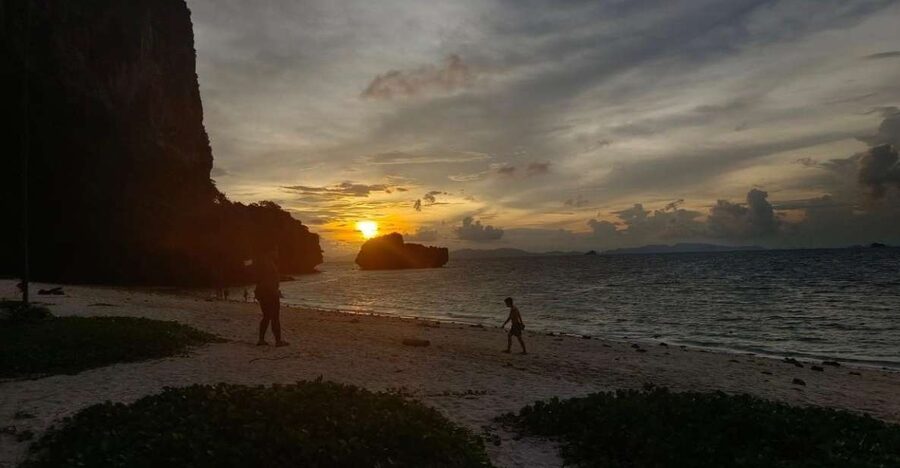 7 Island Sunset by Speed Boat - Poda Island and Tang Ming Island, the first big beach stop