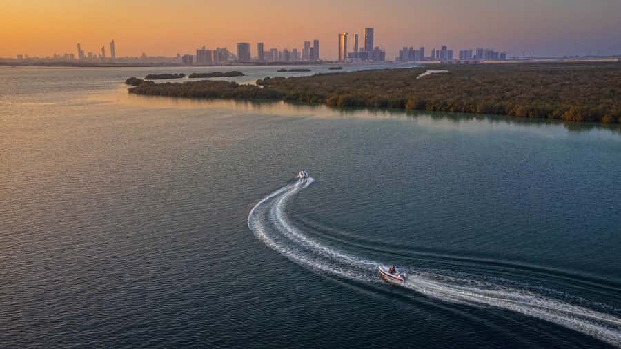 Abu Dhabi: Yas Island Self-Driving Guided Speedboat Tour - Heritage Island and Abu Dhabi’s older character