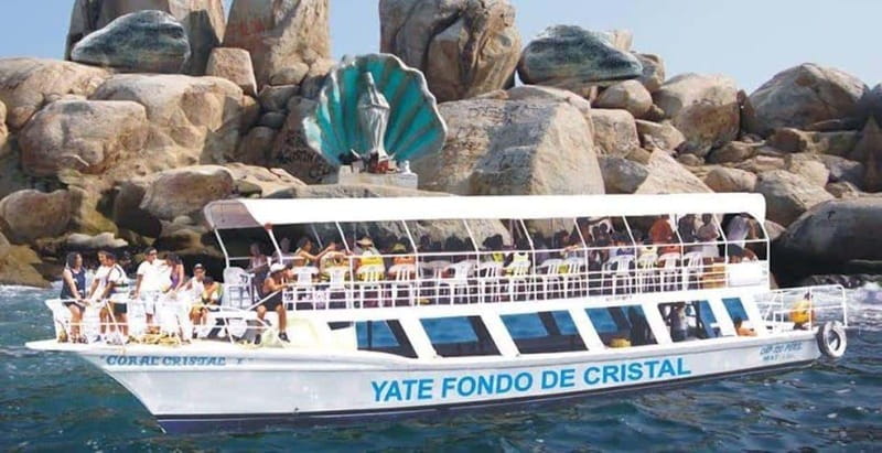 Acapulco: Crystal Bottom Boat Tour to La Roqueta Island - A glass-bottom start across Acapulco Bay
