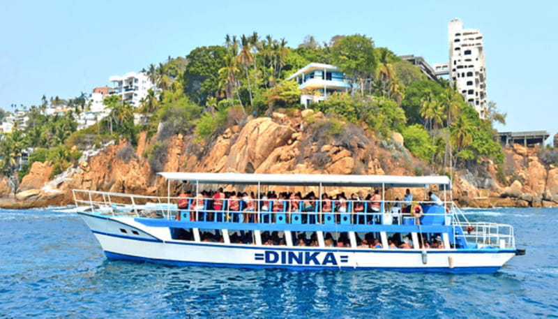 Acapulco: Crystal Bottom Boat Tour to La Roqueta Island - The real cost of a four-hour outing
