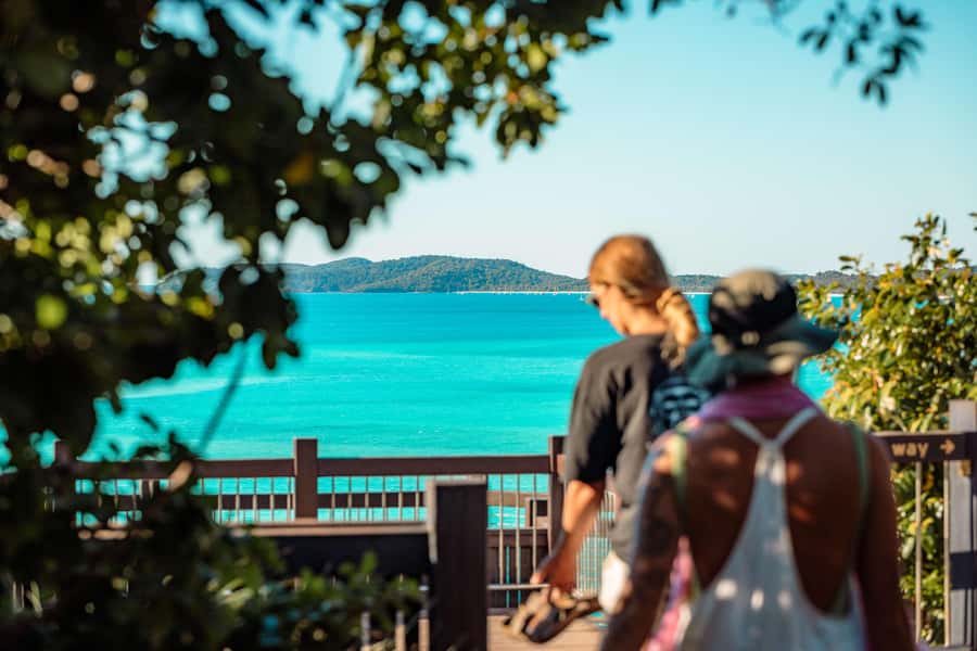 Airlie Beach: Whitsunday Islands 2-Day Sailing Tour - Why an overnight sailing trip makes sense