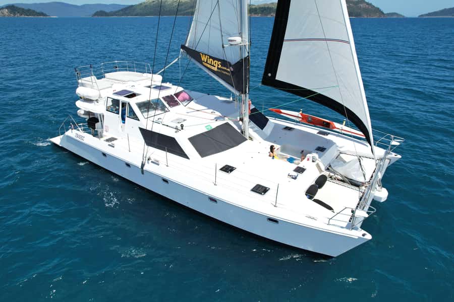 Airlie Beach: Whitsunday Islands Sailing, SUP & Snorkel Tour - Sailing north toward Hook Island