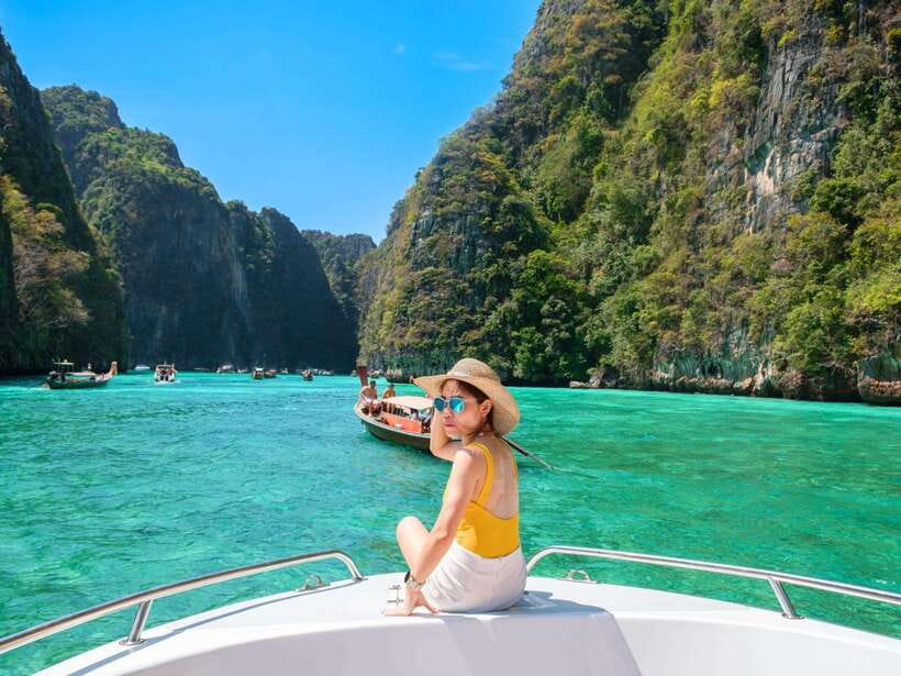 Ao Nang: Premium 4 Islands Snorkeling Tour by Speedboat - Chicken Island is made for photographs