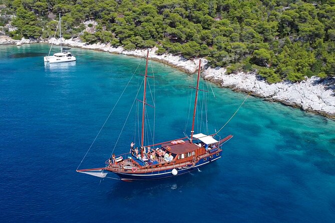 Athens Day Cruise: 3 Islands Tour in the Saronic Gulf with Lunch - Food, drinks, and what is included