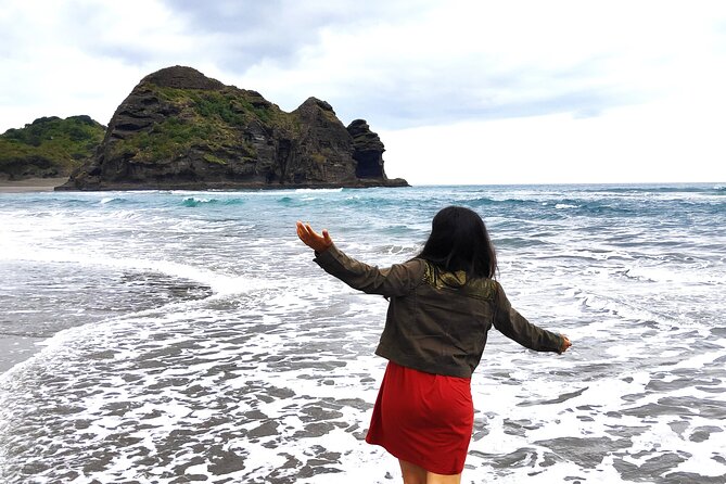 Auckland Region | Island Hopper Package Tour (2 Guests Minimum) - Returning by ferry past Rangitoto
