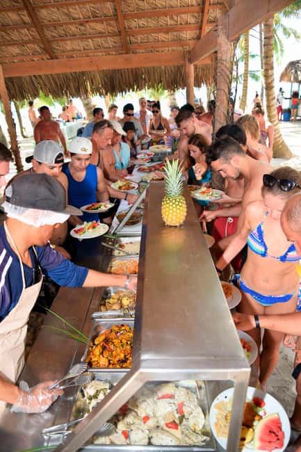 Bavaro: Saona Island Speedboat Tour with Open Bar - Saona Island beach time