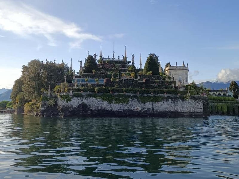 Baveno: Hop-On Hop-Off Boat Tour to 3 Borromean Islands - Pescatori Island: lanes, tall houses, and places to eat