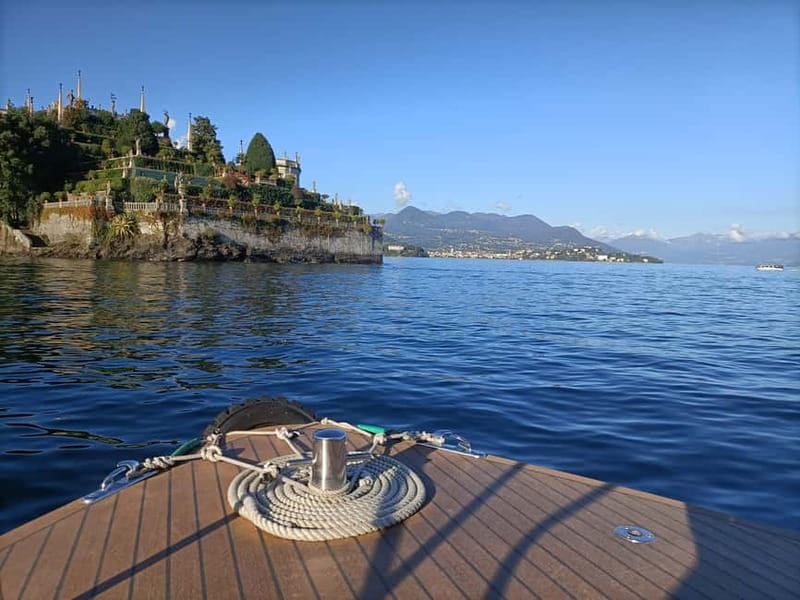 Baveno: Hop-On Hop-Off Boat Tour to 3 Borromean Islands - What to expect from the boat service