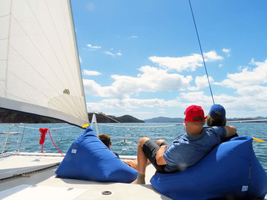 Bay of Islands: Day Sailing Cruise with Island Stop & Lunch - Two hours of scenery under sail