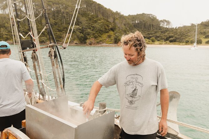 Bay of Islands Tall Ship Sailing on R. Tucker Thompson Including BBQ Lunch - Key points to know before you book