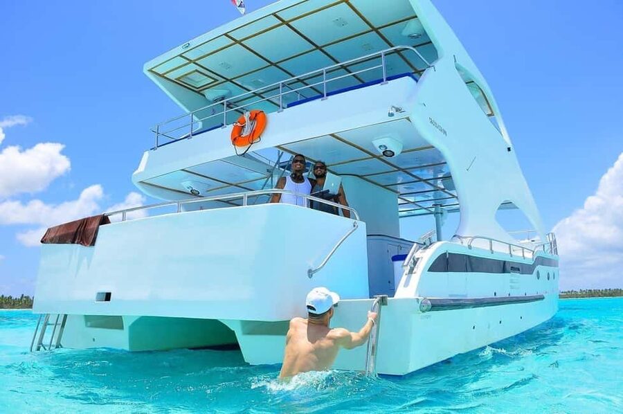 Bayahibe: Saona Island Catamaran Cruise with Natural Pool - Key points at a glance