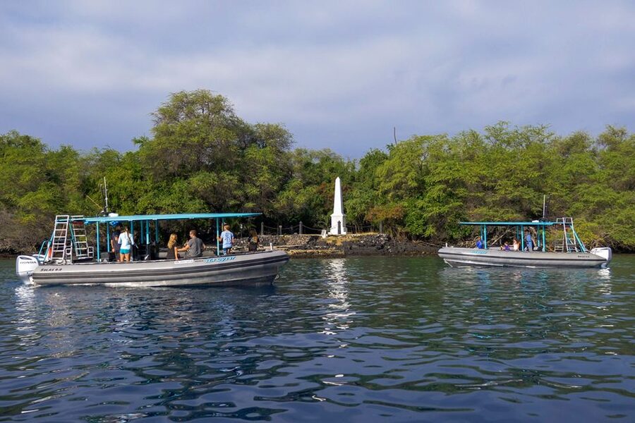 Big Island: Kona Half-Day Boat Tour with Snorkeling & Lunch - What to pack for a more comfortable outing