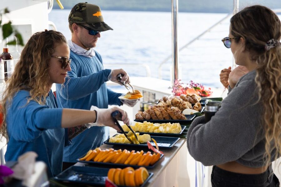 Big Island: Morning Snorkel Sail to Captain Cook's Monument - 8:30 am departure from Keauhou Bay