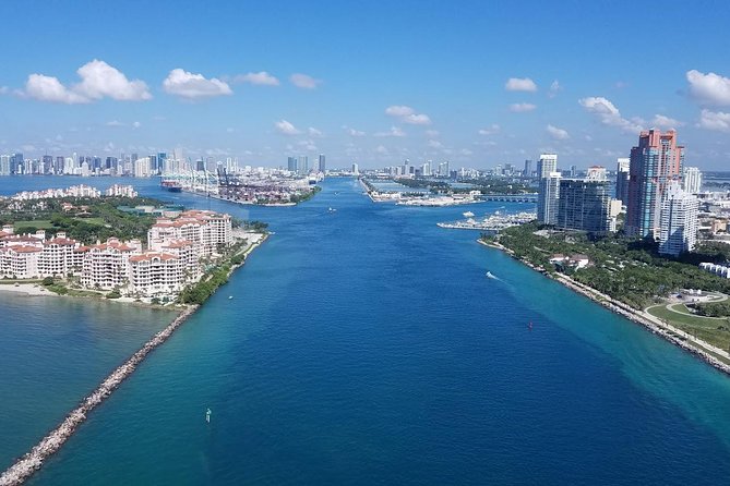Biscayne Bay and Celebrity Island Homes Boat Tour 90 Minute - Boarding at Bayside Marketplace