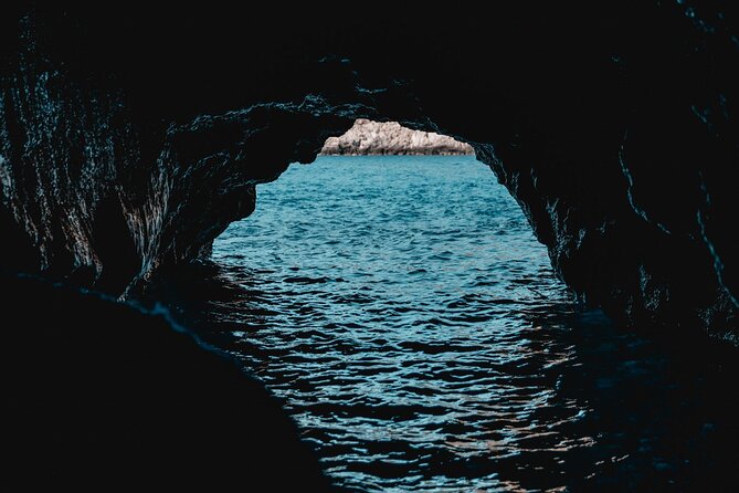 Blue Cave & 6 Islands Speedboat Tour From Split or Podstrana - Starting early from Trumbićeva obala