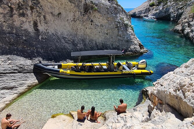 Blue cave & Hvar, 5 islands speed boat tour with unique boats from Split - The Pakleni islands and the run toward Hvar