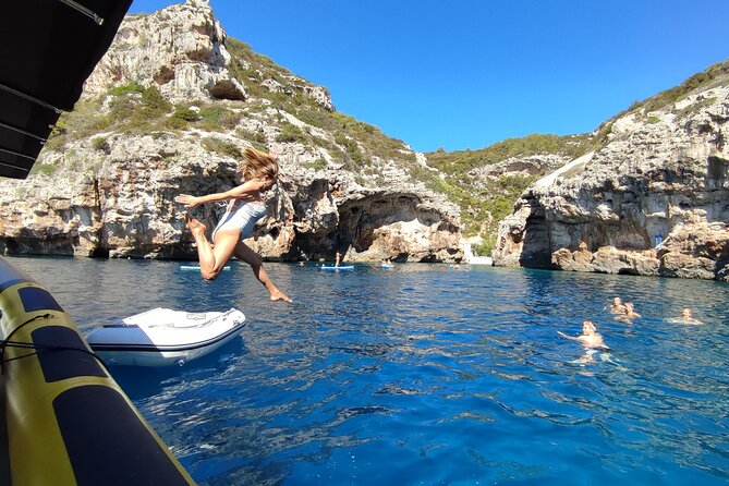 Blue cave & Hvar, 5 islands speed boat tour with unique boats from Split - Komiza, a fishing town with time for breakfast