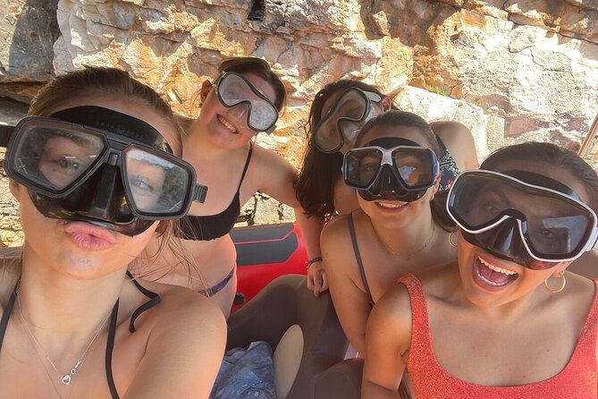 Blue Cave & Hvar, 5 Islands Speedboat with Luxury Seats in Shade - The Blue Cave’s short, glowing show