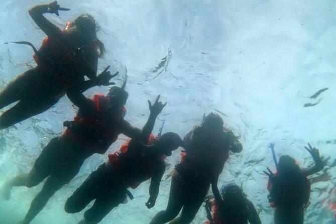 Boat and Snorkel Tour to 5 Islands of Los Arcos - Los Arcos is the main event