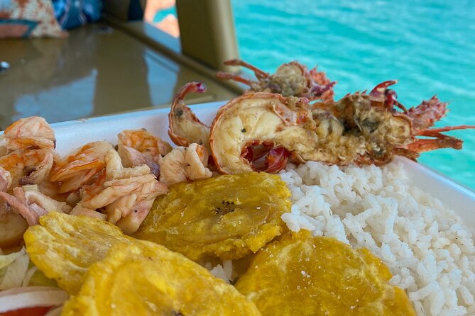 Boat rental for the Rosario Islands up to 15 people. - Should you book it?