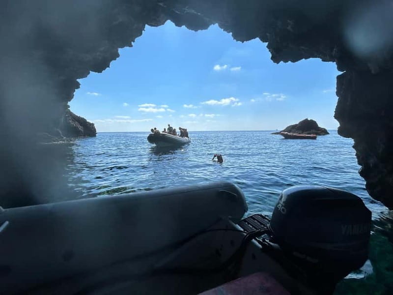 Boat Tour: Island hopping by dinghy with cave visits and snorkeling - When the sea changes the plan