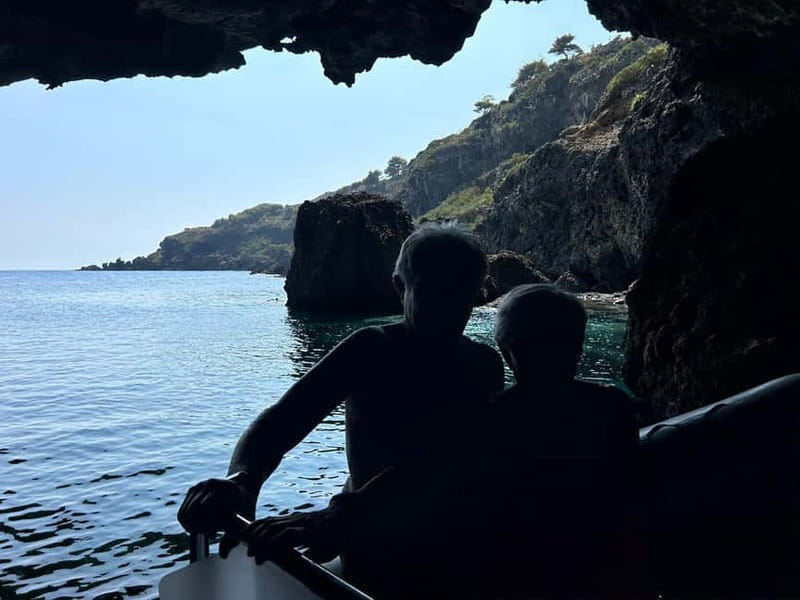 Boat Tour: Island hopping by dinghy with cave visits and snorkeling - Who should book this boat tour