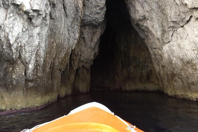 Boat tour of Ortigia Island and sea caves - Circling Ortigia Island