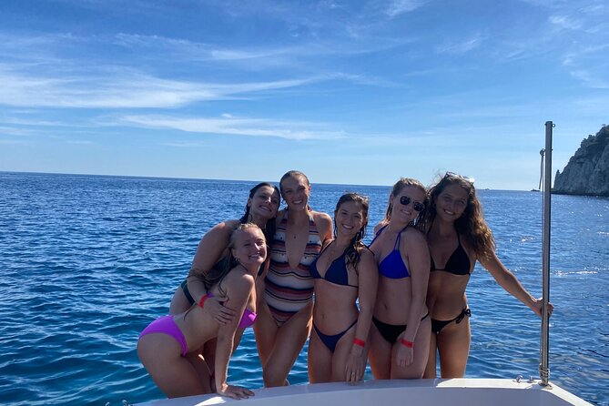 Boat Tour of the Caves on the Island of Capri - Guides, boats, and the level of service