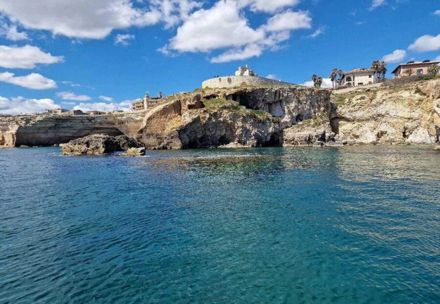 Boat tour of the island of Ortigia and the sea caves - Key points before you book
