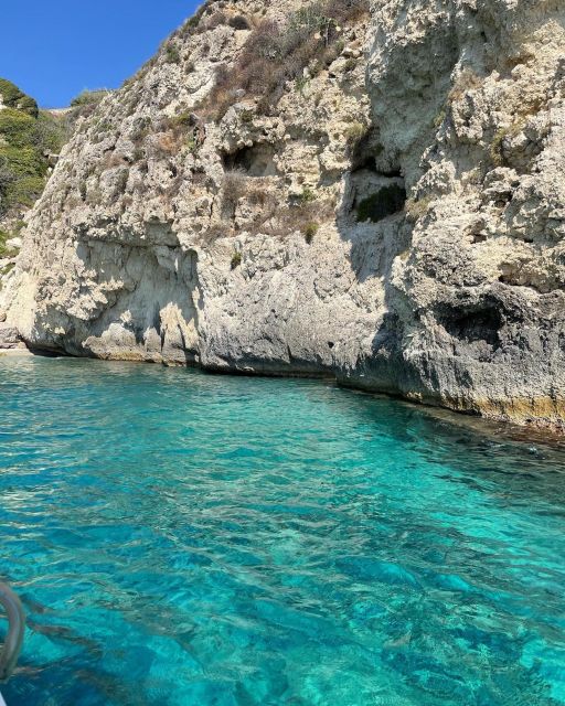 BOAT TOUR WITH APERITIF ON BOARD IN THE CYCLOPS ISLANDS - Lachea Island and the protected Cyclops archipelago