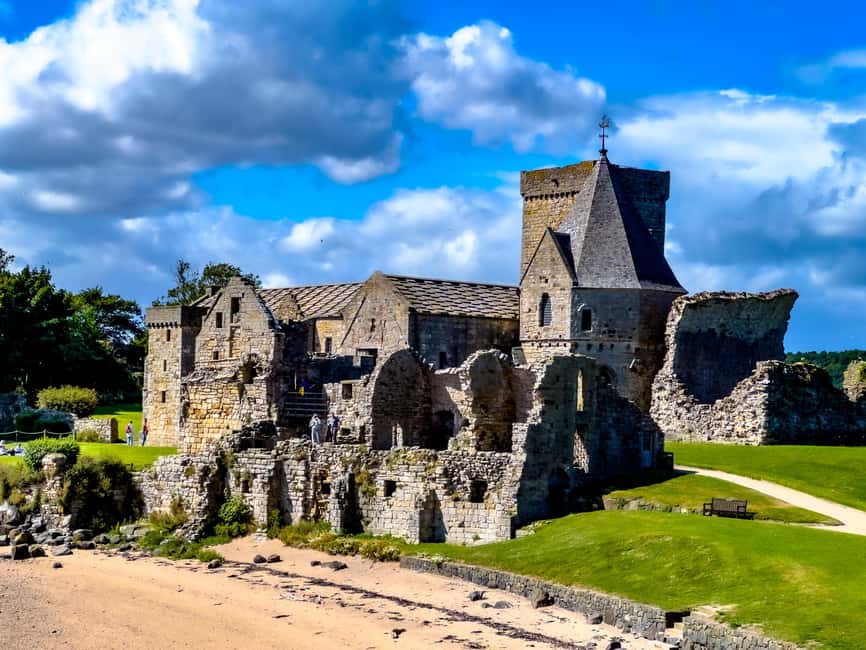 Boat trip and guided tour to Inchcolm Island - Sailing under the three Forth bridges