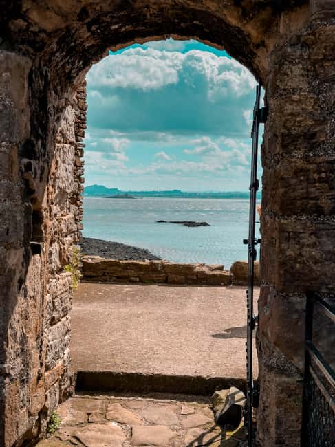 Boat trip and guided tour to Inchcolm Island - The return cruise and journey back to Edinburgh