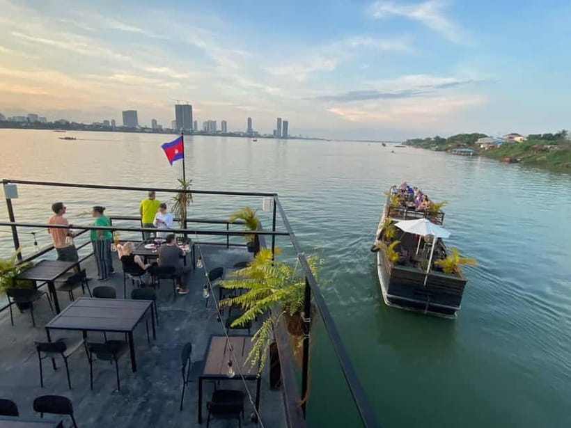 Boat trip to silk island with English speaking guide - Tuk tuk roads to the silk farm
